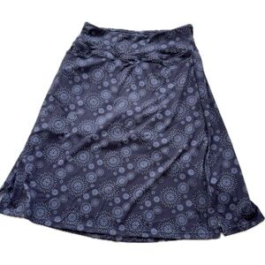 NWT Beroy Modest Floral Workout Skirt With Pockets and Shorts.